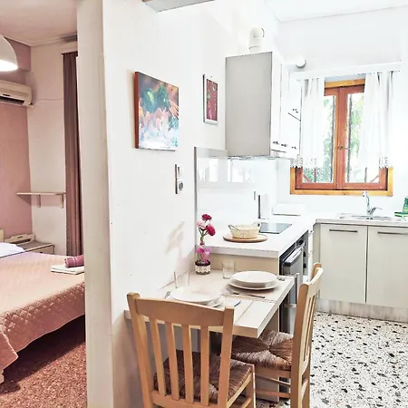 Papadioti Aparthotel Pefki (Evia)